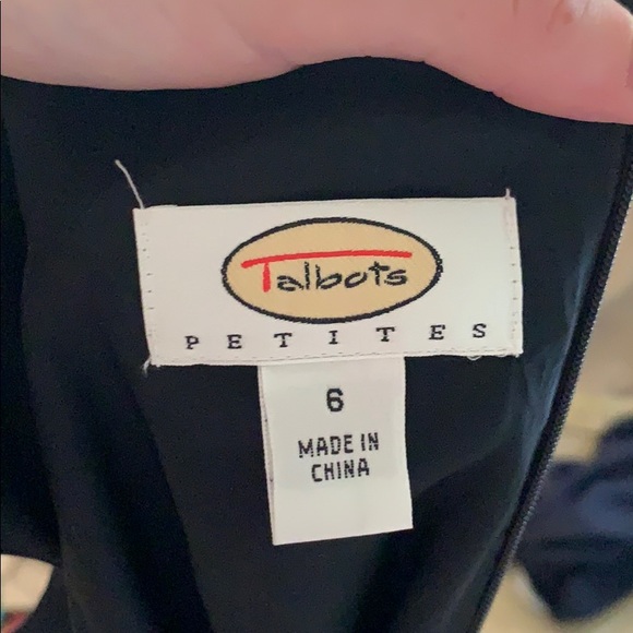 Simple Black Dress - Picture 3 of 3